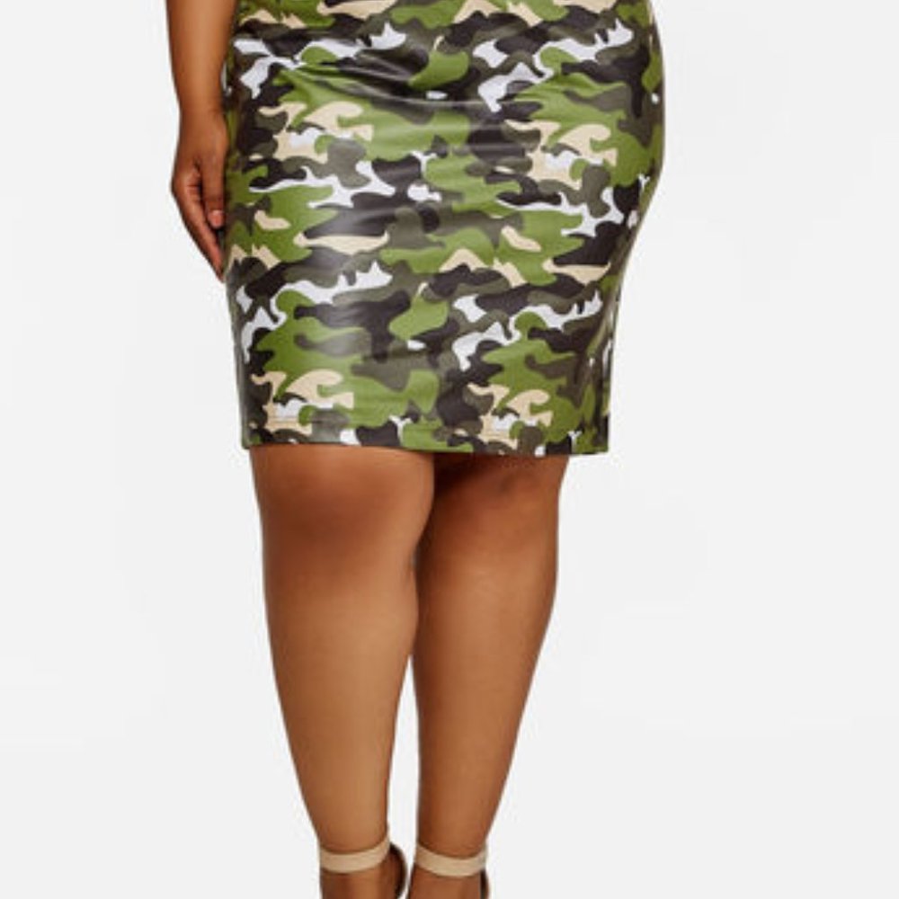 Ashley Stewart Faux Leather Skirt Size 24 NWT